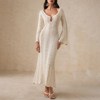 Kira | Strickkleid Damen stilvoll mit ausgestellten Ärmeln – Beige