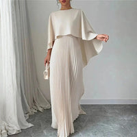 Lilou | Plissee Maxikleid mit Cape für Feste – Beige