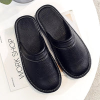 Hugo | Bequeme vegane Lederslippers – Luxus & Entspannung – Schwarz
