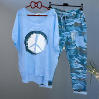 Grethe | Modischer zweiteiliger Camouflage-Anzug für Frauen – Blau