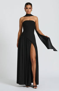 Rynellea - Elegantes trägerloses Abendkleid – Schwarz