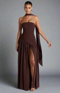 Xelberta | Fließendes Sommerkleid – Braun