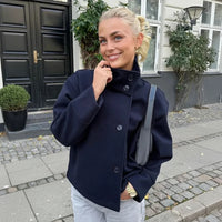 Yvonne | Damen Kurzer Mantel Knopfleiste Stehkragen – Kurz Mantel Modern 2026 – Dunkelblau