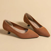 Solvei | Damen Kitten Heel Pumps Spitze Zehenpartie – Braun