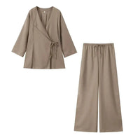 Jezebel Wickel-Bluse und Hose Set – Khaki Anzug