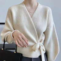 Leighanne Wickelstrickpullover – Beige