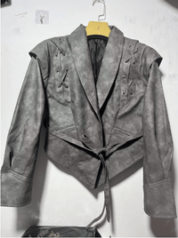 Madonna Lederjacke mit Bindegürtel – Grau