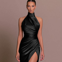Nadine | Neckholder Abendkleid mit Beinschlitz – Schwarz