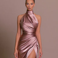 Nadine | Neckholder Abendkleid mit Beinschlitz – Rosa