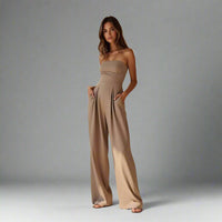 Margarethe | Eleganter Jumpsuit mit Schulterfreiem Design und Weitem Bein – Beige