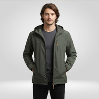 Herren Regenjacke | Schutzorientierte Form mit funktionalem Aufbau – Dunkelgrün