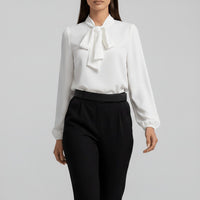 Renata | Elegante Schluppenbluse mit Schleife – Weiß