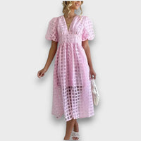Lianora – Feminines Midikleid mit Strukturmuster – Hellrosa