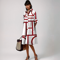 SELENE  | Geometrisch gemustertes Midikleid – Motiv Rot