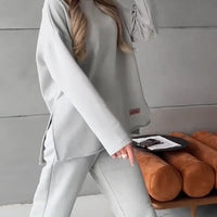 DANIELLE - SET AUS SWEATSHIRT UND GERADER HOSE – Grau
