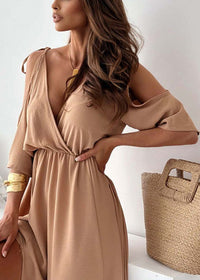 Vilna - Wunderschönes Kleid mit Seitenschlitz – Camel
