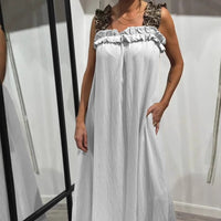 Tabea | Lässiges ärmelloses Kleid mit Taschen – Weiß