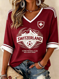 Damen-T-Shirt aus der Schweiz mit Print, mittellangen Ärmeln und V-Ausschnitt – Rot