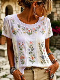 Lässiges T-Shirt für Damen mit lila Blumenkunstdruck – als bild
