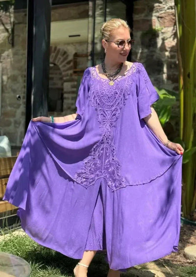 Bettina - Besticktes Kleid