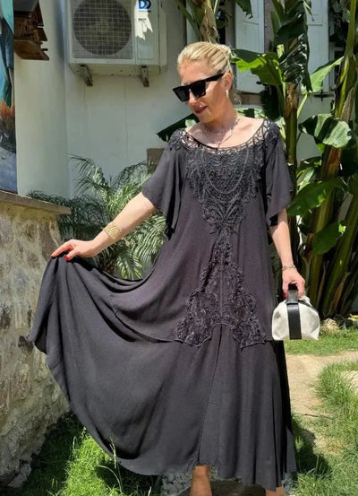 Bettina - Besticktes Kleid