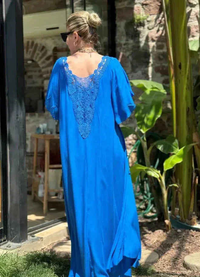 Bettina - Besticktes Kleid
