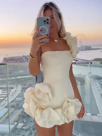 Lena | Elegantes Blumen-Minikleid – Weiß