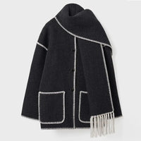 Laseira | Elegante Wärme mit Damenmantel und Schal – Schwarz und Weiß