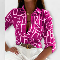 Lorena – Hemdbluse mit grafischem Print und Retro-Flair – Fuchsiamuster