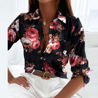 Tricia - Langärmelige Bluse mit klassischem Kragen und einzigartigem Druck – Schwarze Blumen
