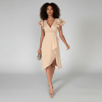 Florence | Elegantes Damen-Wickelkleid mit V-Ausschnitt und Rüschenärmeln – Champagner-Beige