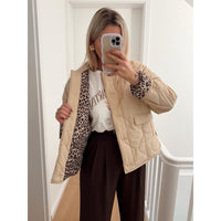 Julia Gestepptes Bomberjacke – Beige